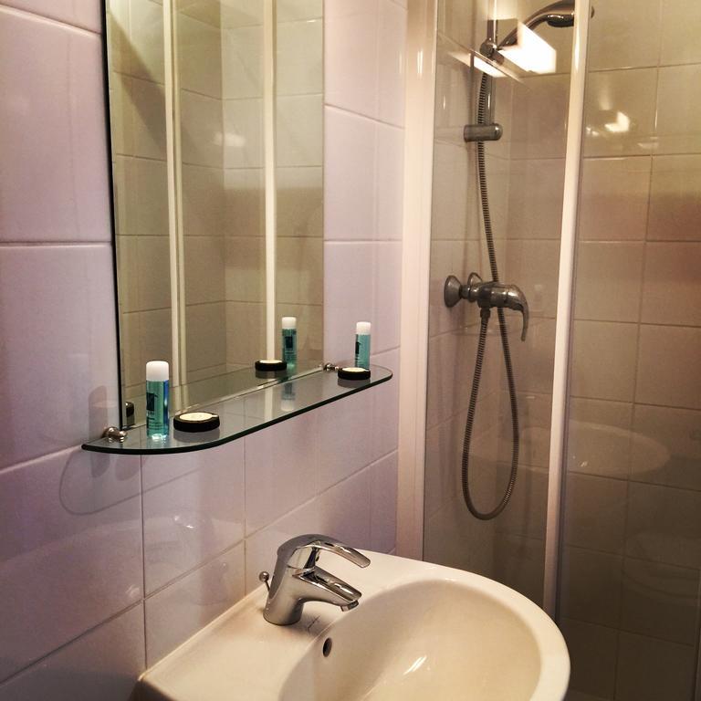 ホテル L'Estaminet Mazille 部屋 写真